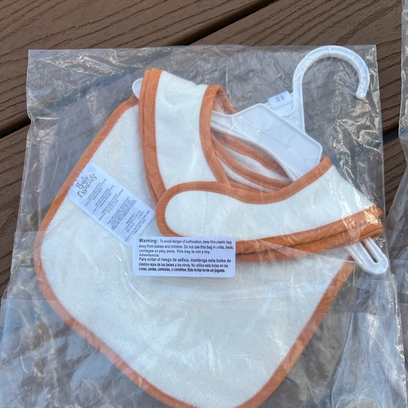 Baby Essentials Pumpkin Baby Bib Halloween Adorable Pumpkin Socks - Picture 6 of 6